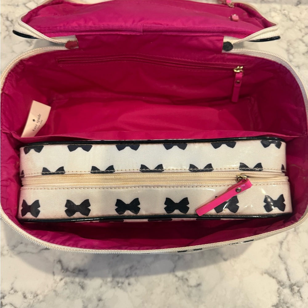 KATE SPADE LARGE BLACK AND WHITE VINYL MAKE UP BAG WITH INSERT ORGANIZER